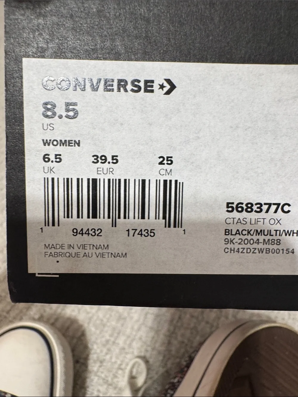 Converse Platform Low Top Floral Canvas Sneakers- size 8.5